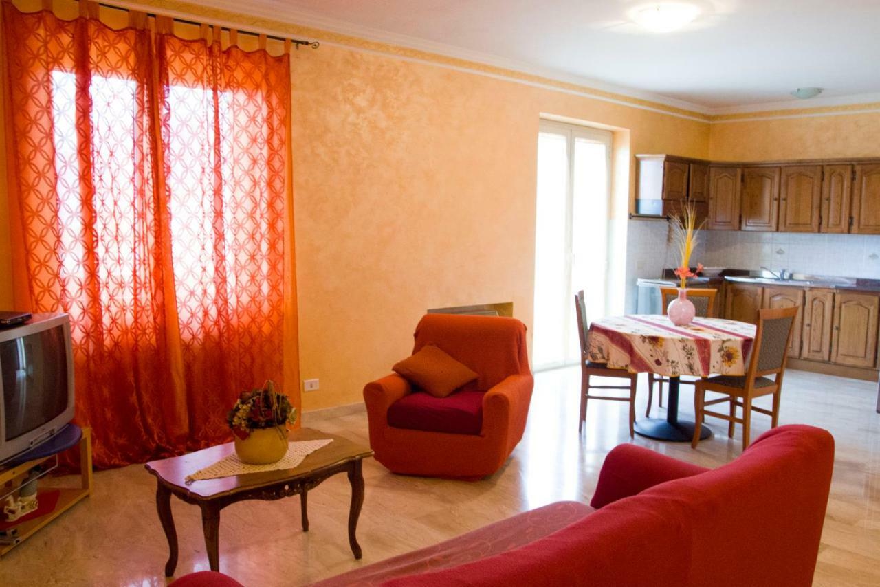 A Casa Di Frank Hotel Sora Bagian luar foto